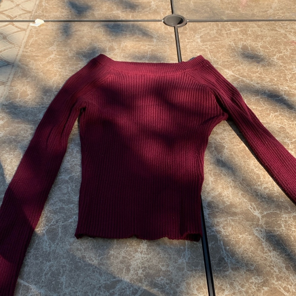 Red, cropped, long sleeve sweater, size L